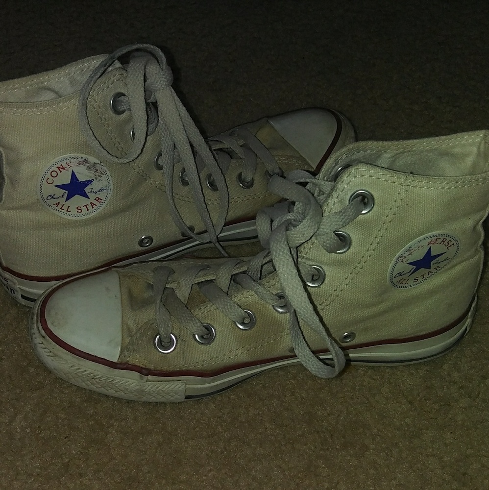 Girls converse